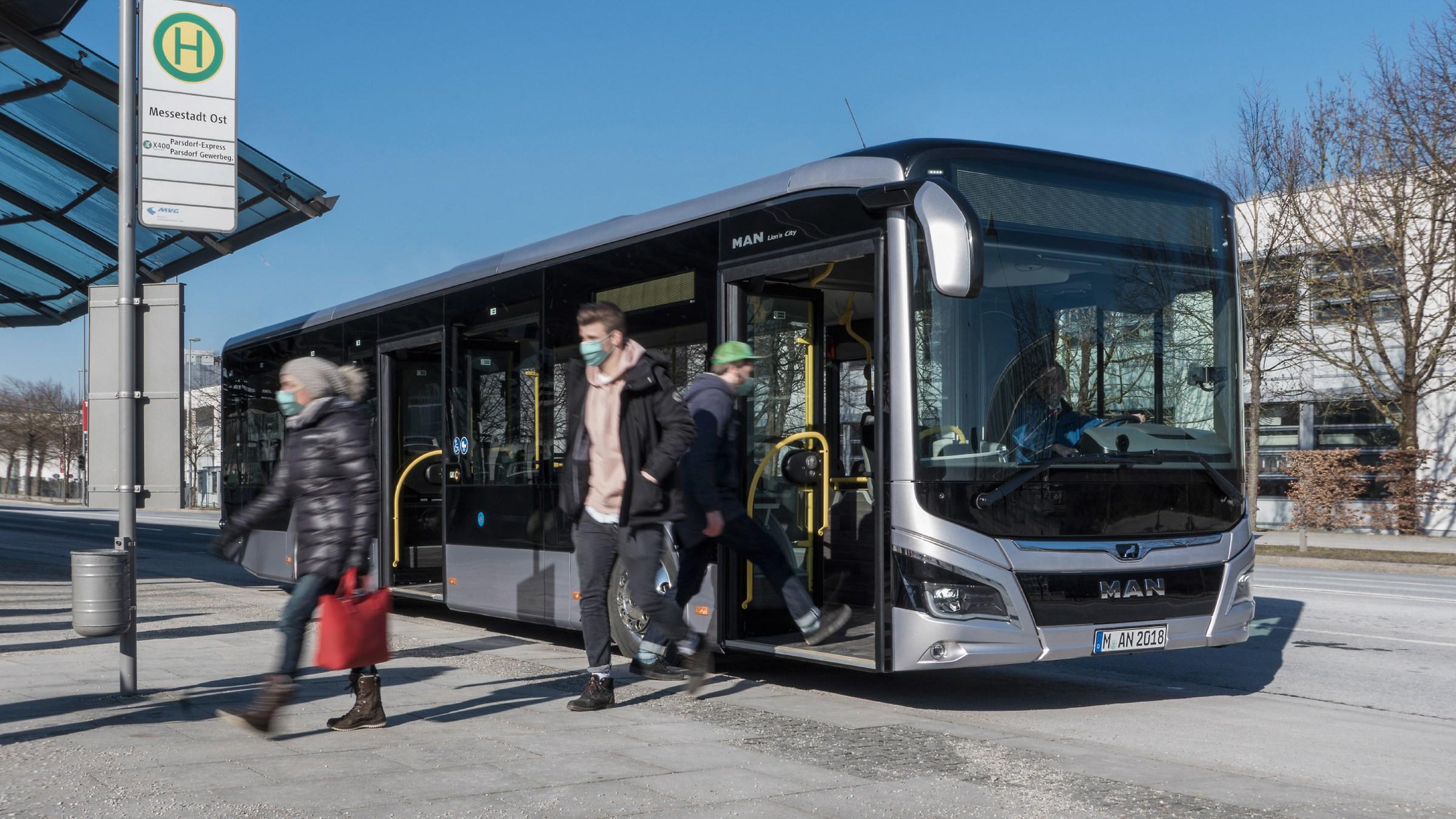 Protection against infections when travelling by bus thanks to MAN hygiene measures