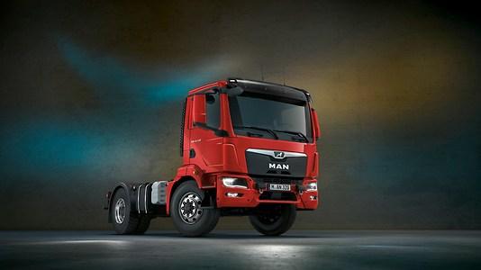 Our MAN GM cab can be used universally in long-haul transport. It offers a driver-focused, ergonomic cockpit and generous living and sleeping comfort.