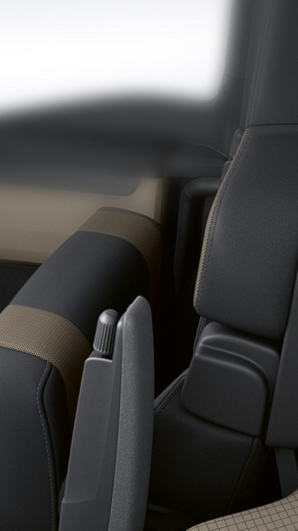 MAN TGS Vario foldable co-driver&rsquo;s seat / table combo