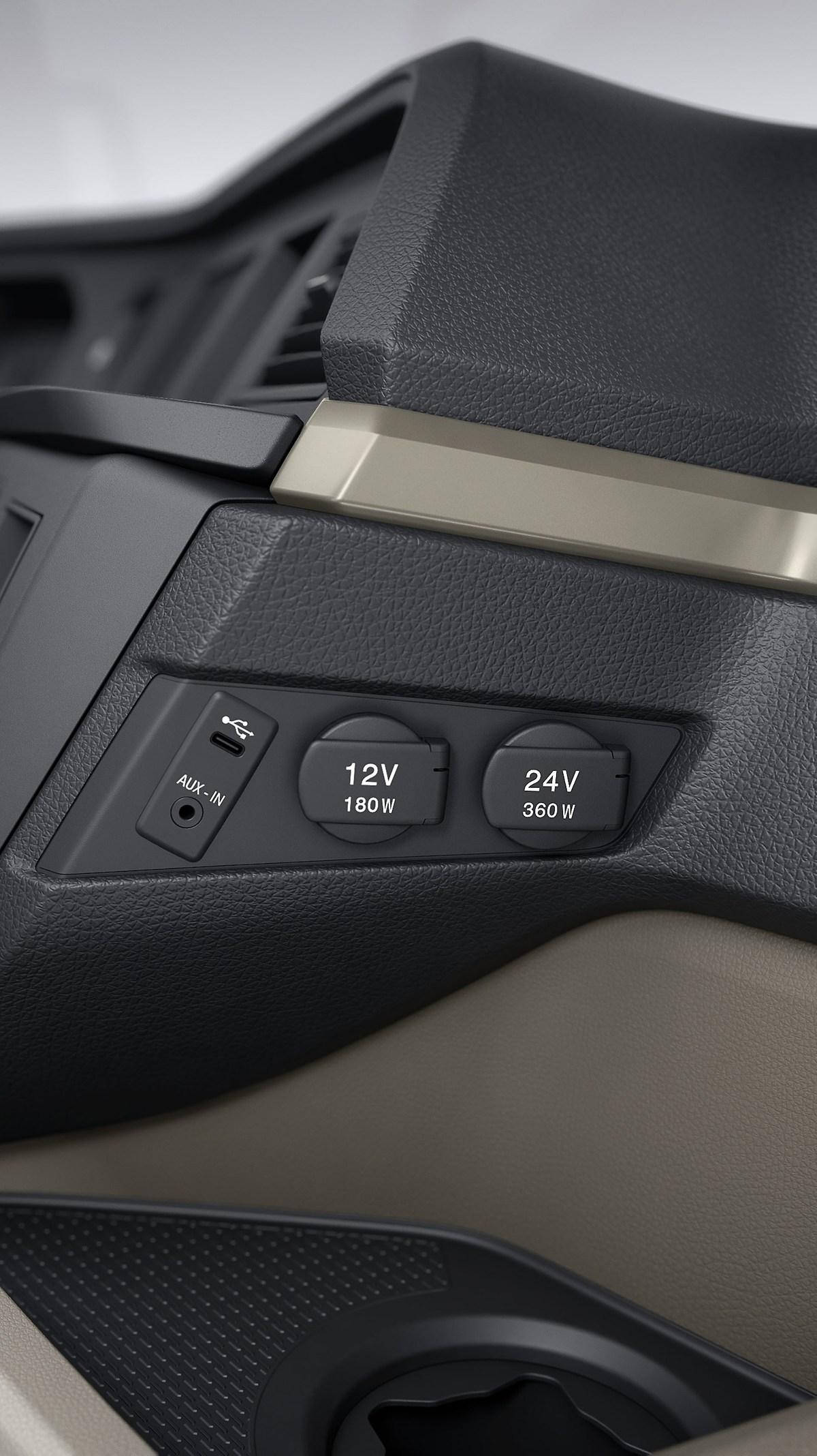 MAN TGS Vario foldable co-driver&rsquo;s seat / table combo