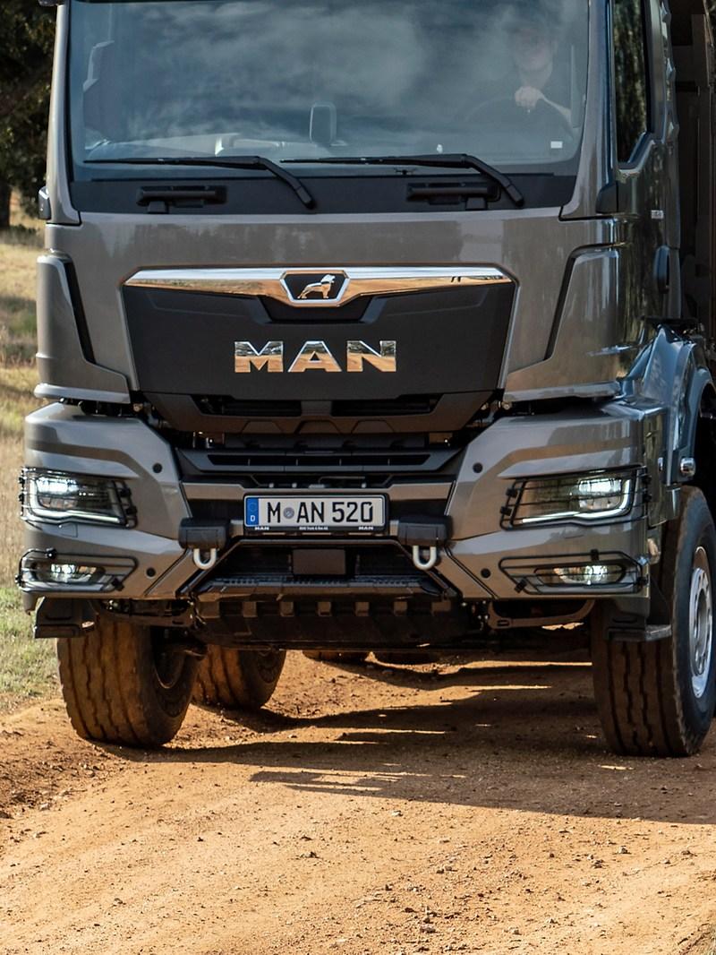 MAN TGS Vario foldable co-driver&rsquo;s seat / table combo