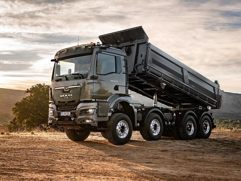 MAN SmartSelect push/turn control knob in the TGS